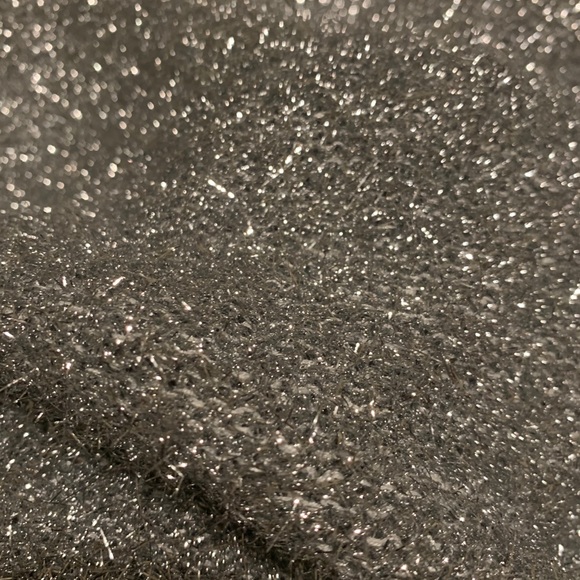 ❄️Silver Metallic Top❄️ - Picture 5 of 6